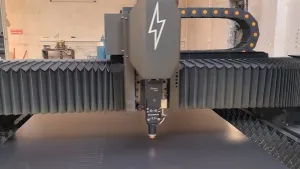 Cabeçote de corte a laser de fibra com foco automático GS03C para corte de chapas metálicas de 1 mm