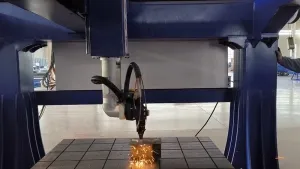 Cabeçote de corte a laser robótico 3D LCR03 para corte de chapas galvanizadas de 1,5 mm