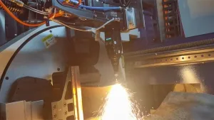 Cabeçote de corte a laser de oxigênio LCF15A1 de 12 kW para corte em bisel de 45° em aço carbono de 14 mm (1,5 m/min)