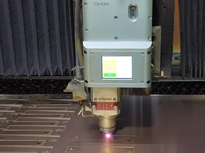 Cabeçote de corte com scanner a laser com foco automático (4kW)